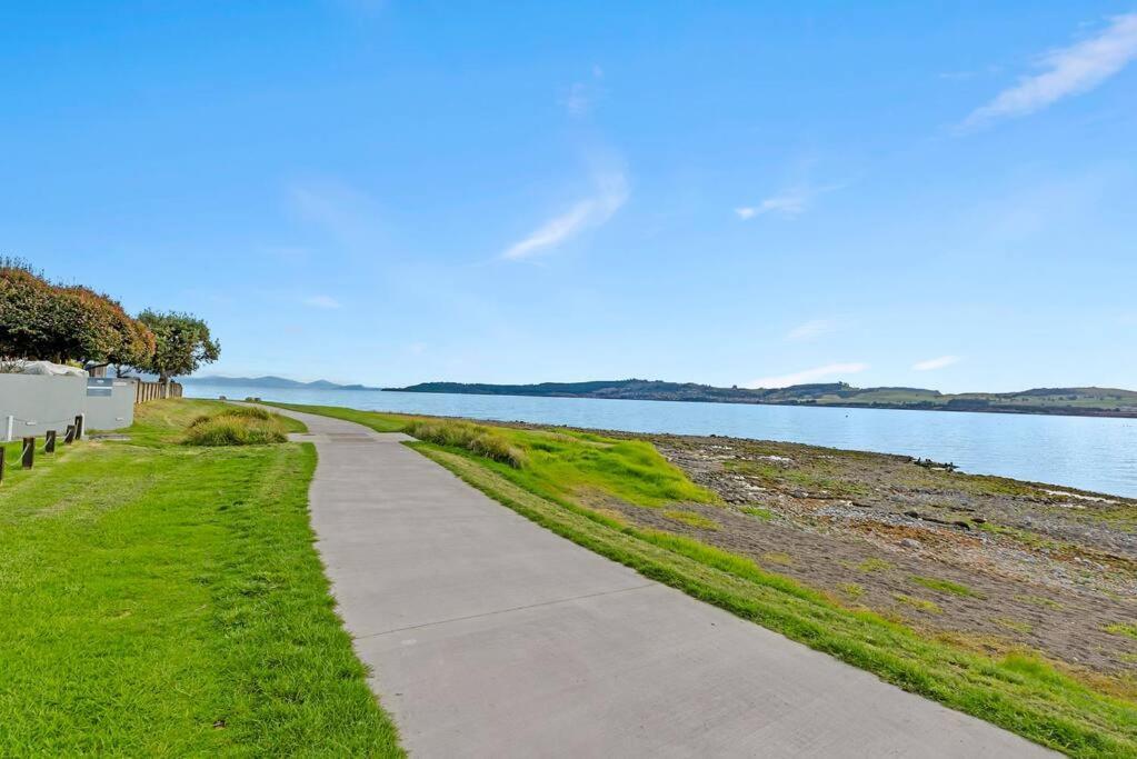 Waimahana - Luxury By The Lake Taupo Exterior photo